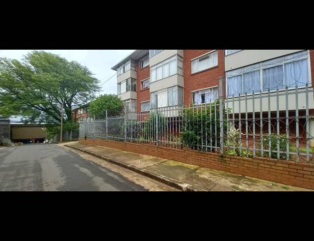 2 BEDROOM APARTMENT FOR SALE IN GLENWOOD